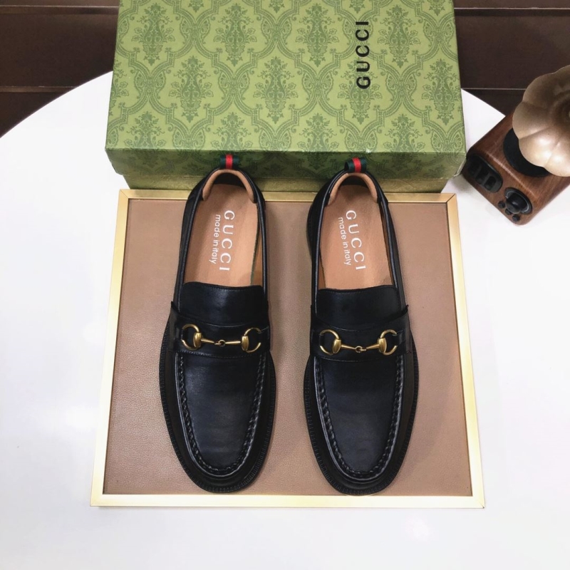 G*u*i leather shoes